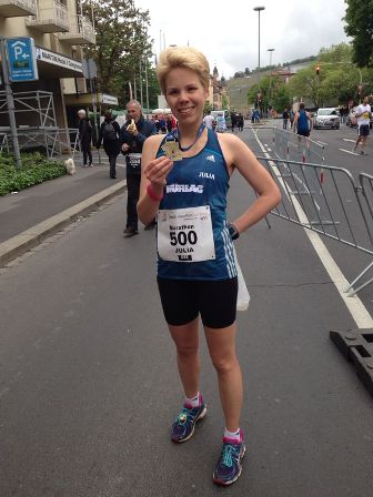 Julia Roth Gesamt-Vierte beim Würzburg Marathon 2014